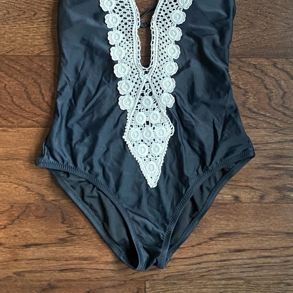 NWOT Kona Sol Swimsuit - Picture 3 of 8
